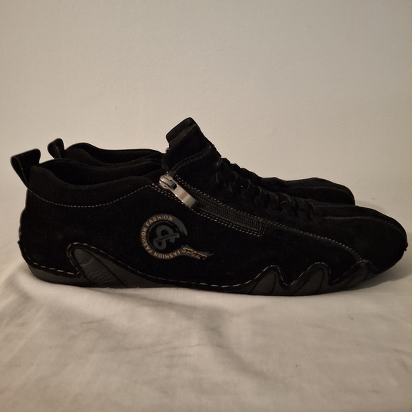 Spor7 Black Sleek Suede Men's Athletic Shoes with Zipper Closure - Picture 1 of 7